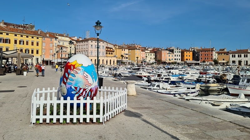 Velikonoční vajíčko na nábřeží v Rovinj